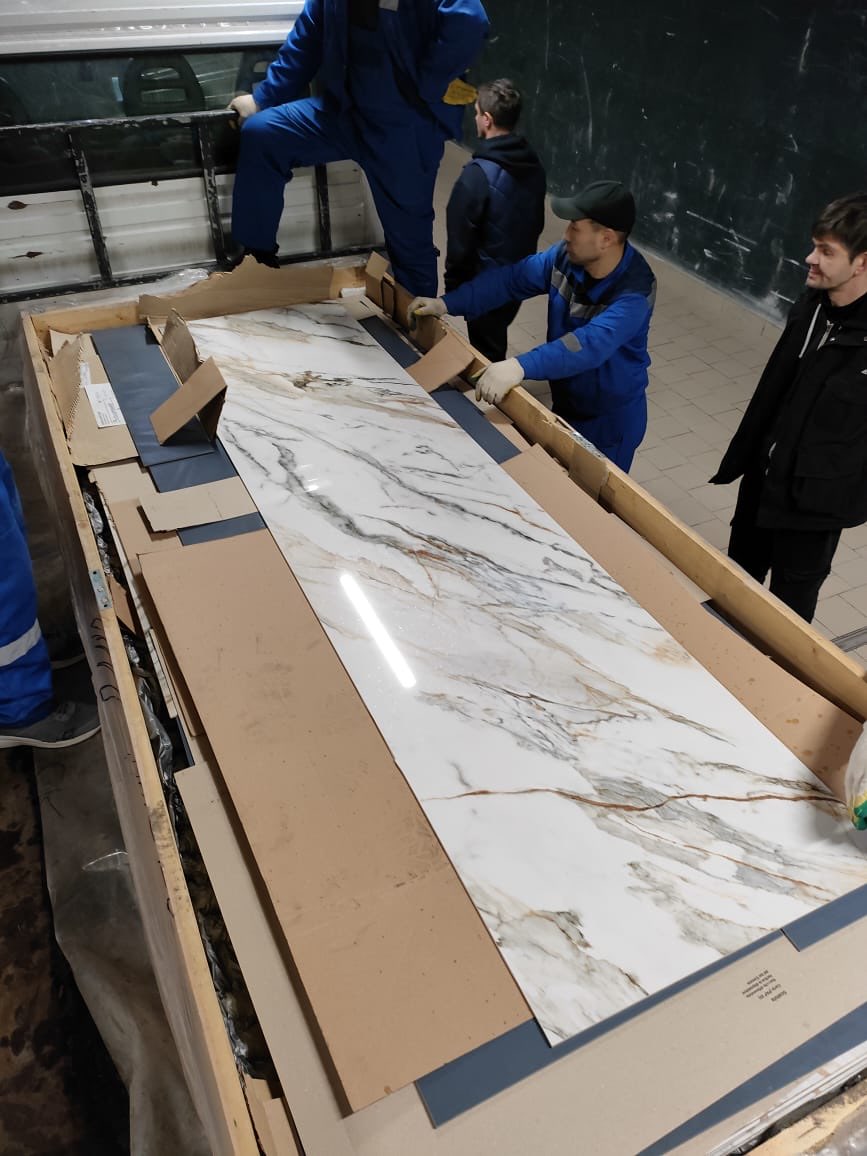 Погрузка керамогранита в Москве Бест-грузчик
