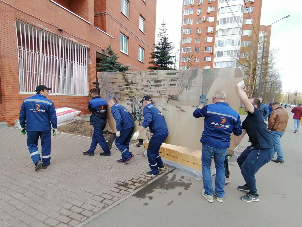 Заказать грузчиков в Москве