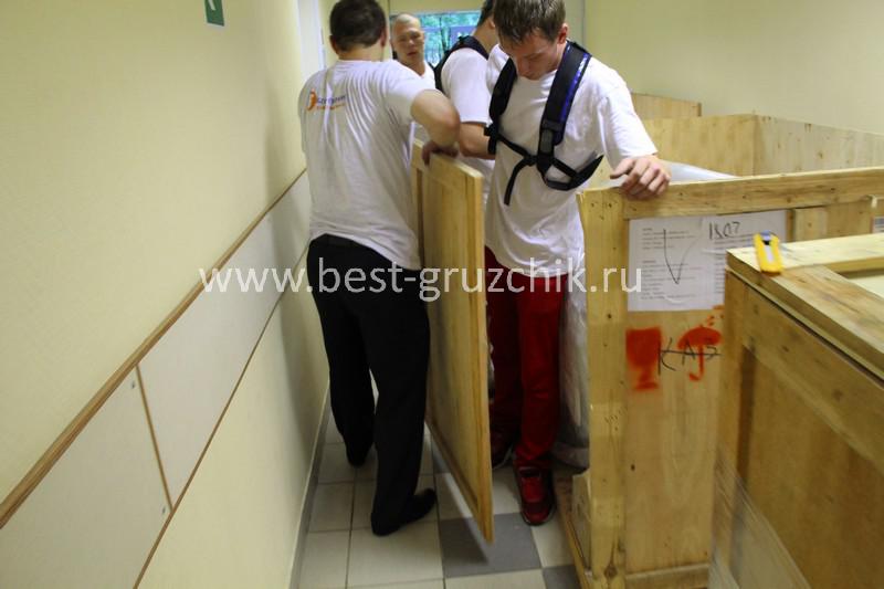 Грузчики в Москве - перемещение медицинского оборудования 