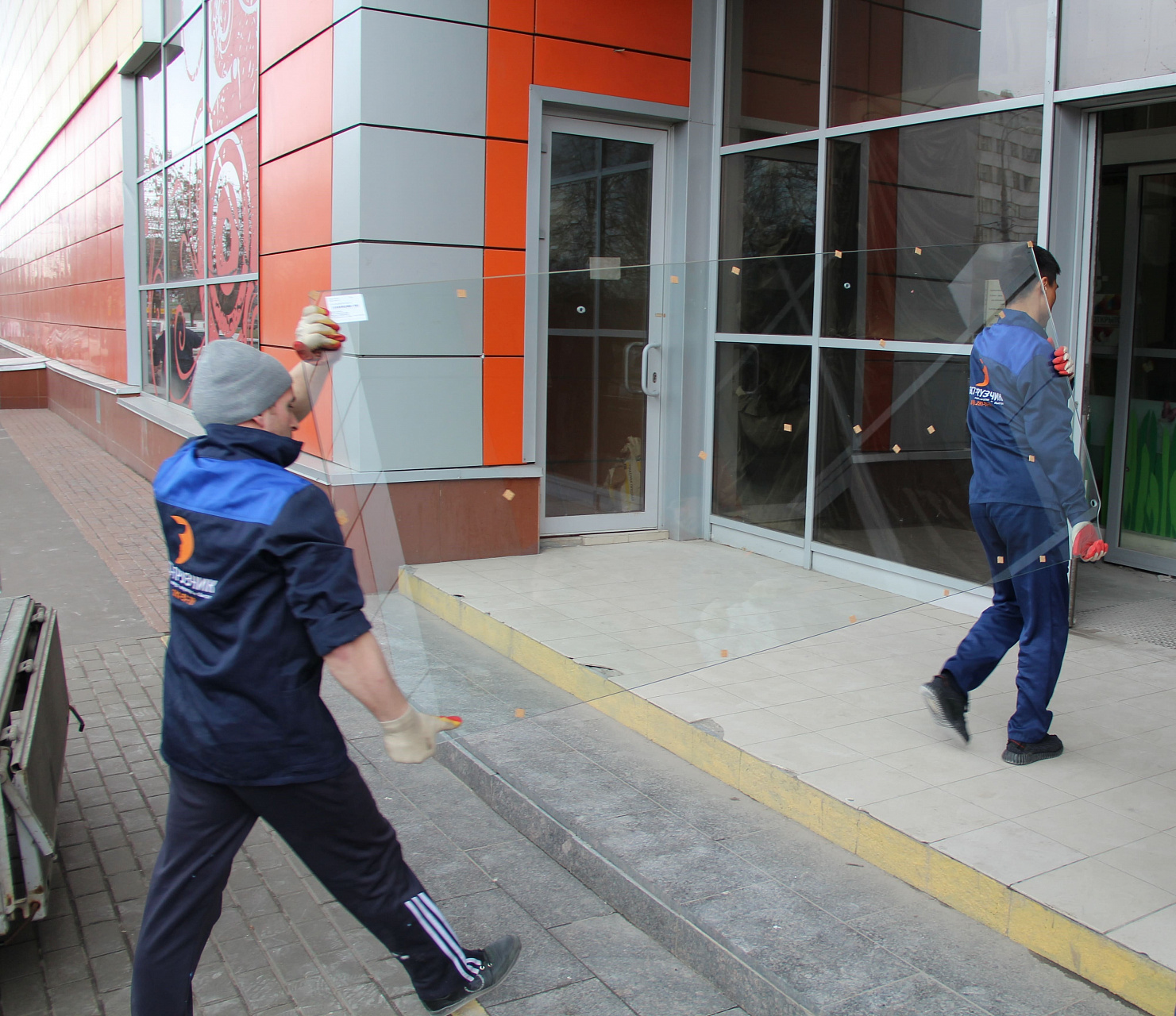 Подъем стекла